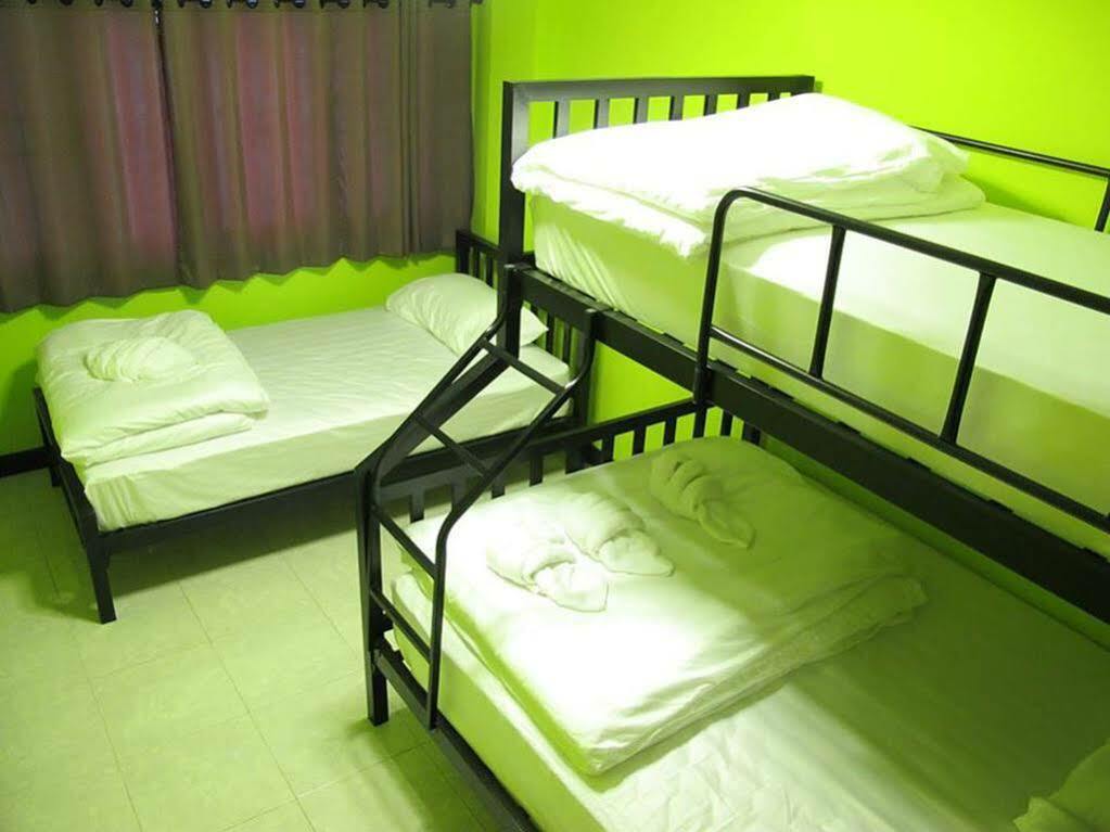 Why Not House Hostel Chiang Mai Luaran gambar